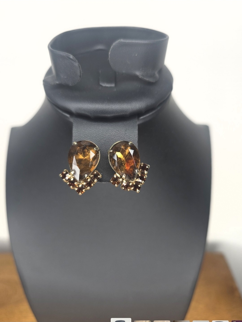 Vintage Amber Glass Teardrop Rhinestone Clip On Earrings Set In Gold Tone